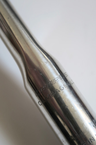 NOS tige de selle Campagnolo Chorus carbone 27.2 (Colnago Cinelli Pinarello titane) - Équipements vélos NOS tige de selle Campagnolo Chorus carbone 27.2 (Colnago Cinelli Pinarello titane) - Équipements vélos