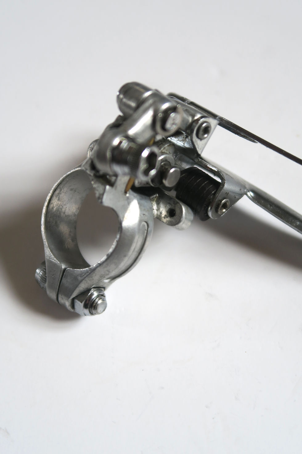 Miniature : dérailleur avant shimano 600 arabesque