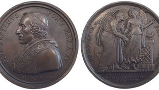 D/ PIUS.SEPTIMUS.PONT.M.A.XV - busto a sinistra; sotto MERCANDETTI F.R.
R/ RENOVATVM. PRODIGIVM - un angelo libera san Pietro dal Carcere; sotto BRANDT F. ROMAE. In esergo S. PONTEFICIS REDDITVS/ RELIGIONIS TRIVMPHVS/ A.D. MDCCCXIV.
bronzo Ø 40 mm
Datazione 1814