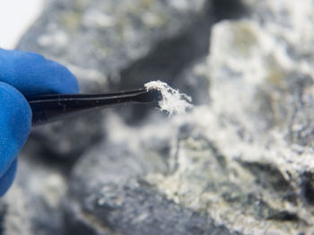 ASBESTOS INSULATION EXPLAINED: WHAT IT LOOKS LIKE AND SAFER OPTIONS FOR YOUR HOME
