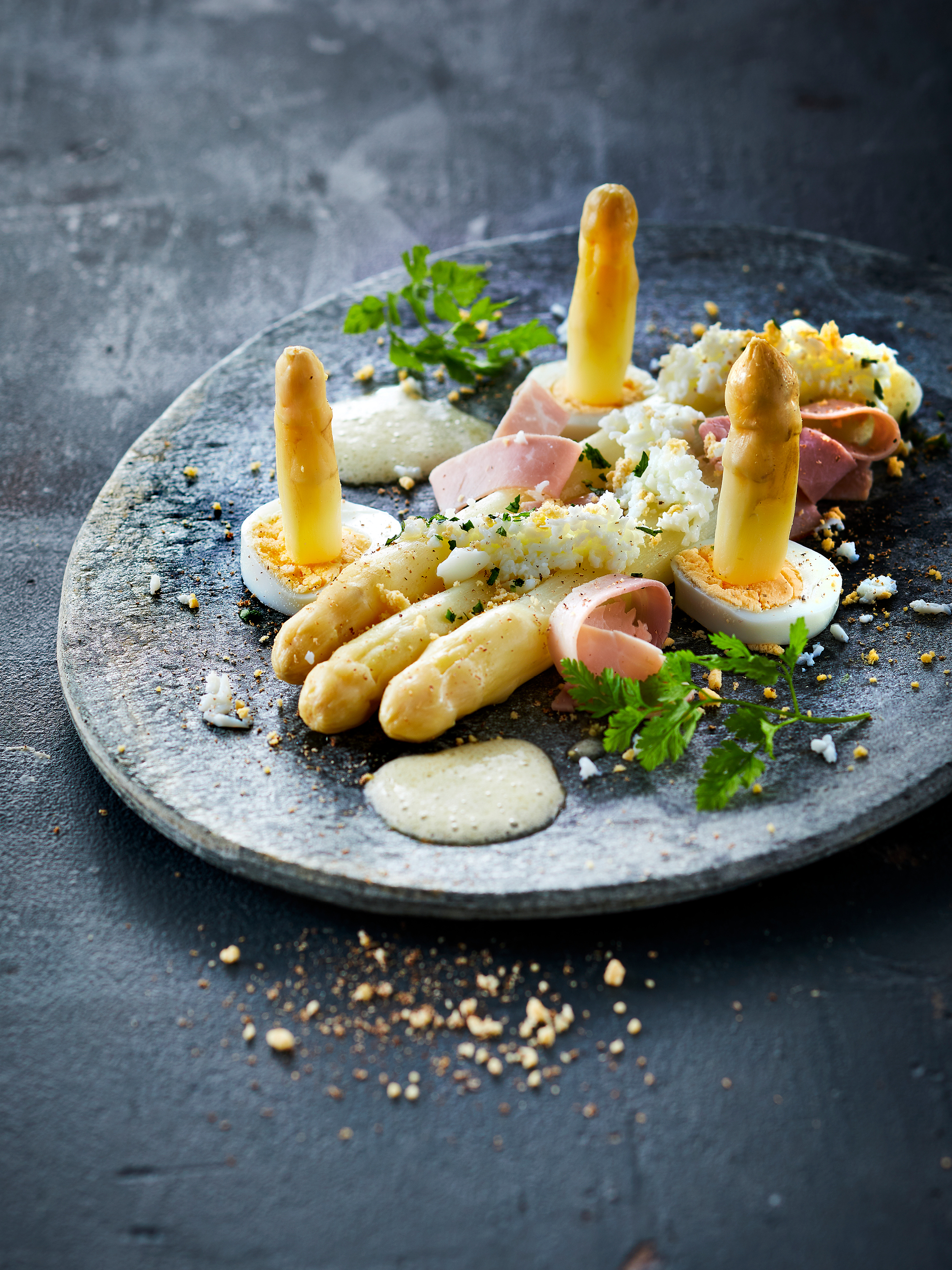 White asparagus Flemish style