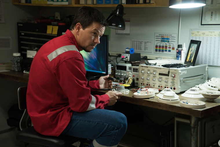 Mark Wahlberg in Deepwater Horizon