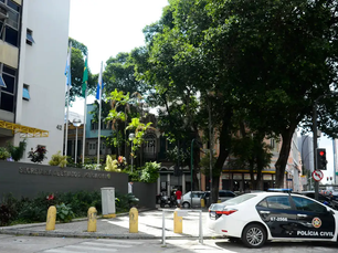 Homem é resgatado de cárcere privado em Magé; irmã é presa