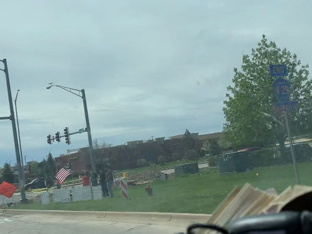 Algonquin, IL 5/3 lockdown protestors: a tale of two sides.