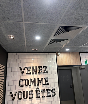 Eclairage spot réaliser chez Mcdonalds