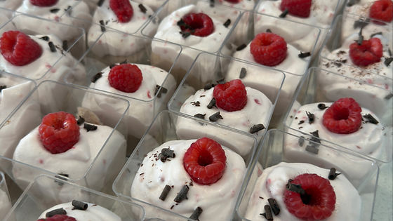 Verrines mousse au chocolat et crème fouettée framboise & citron