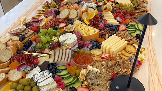 Grazing table - tablée 4 pieds (charcuterie, fromage et autres)