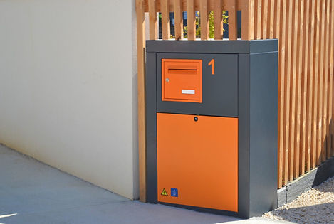 Boîtes aux lettres double entrées