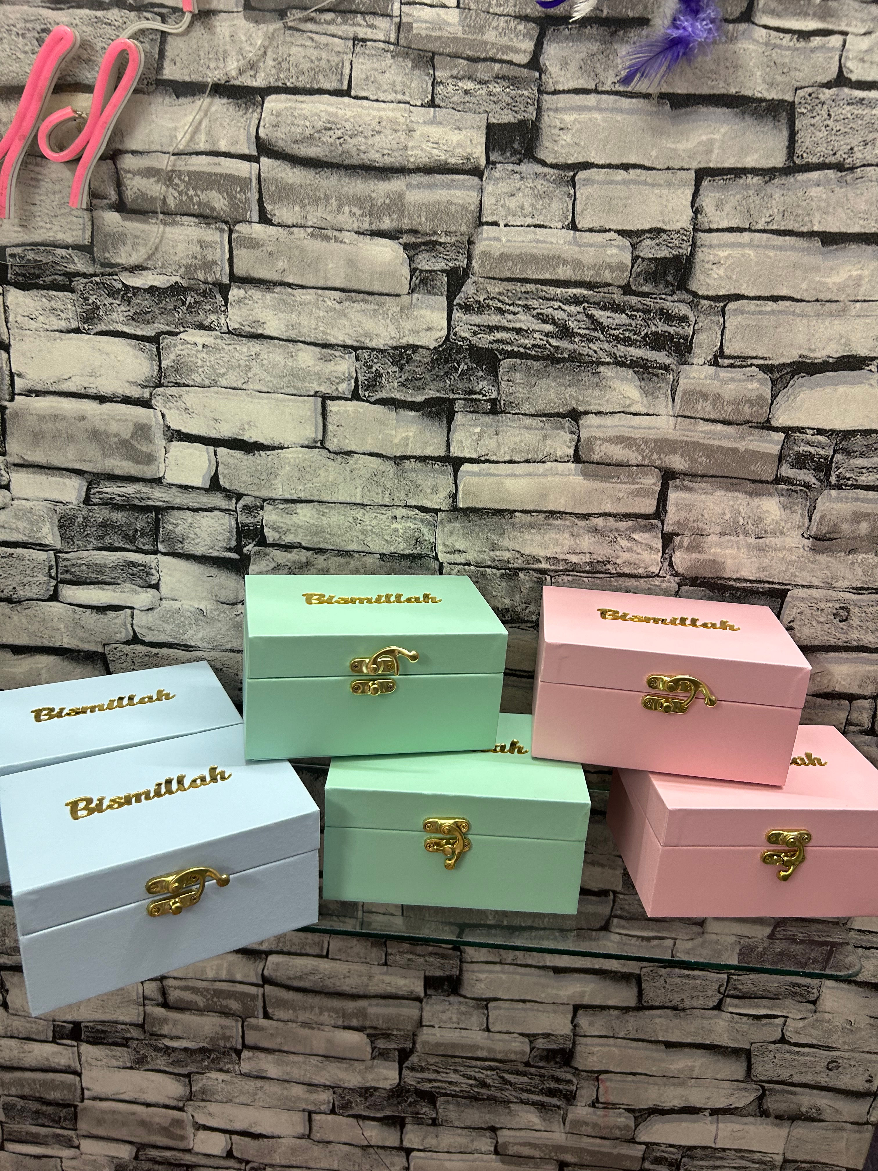 Small trunk box with name customised