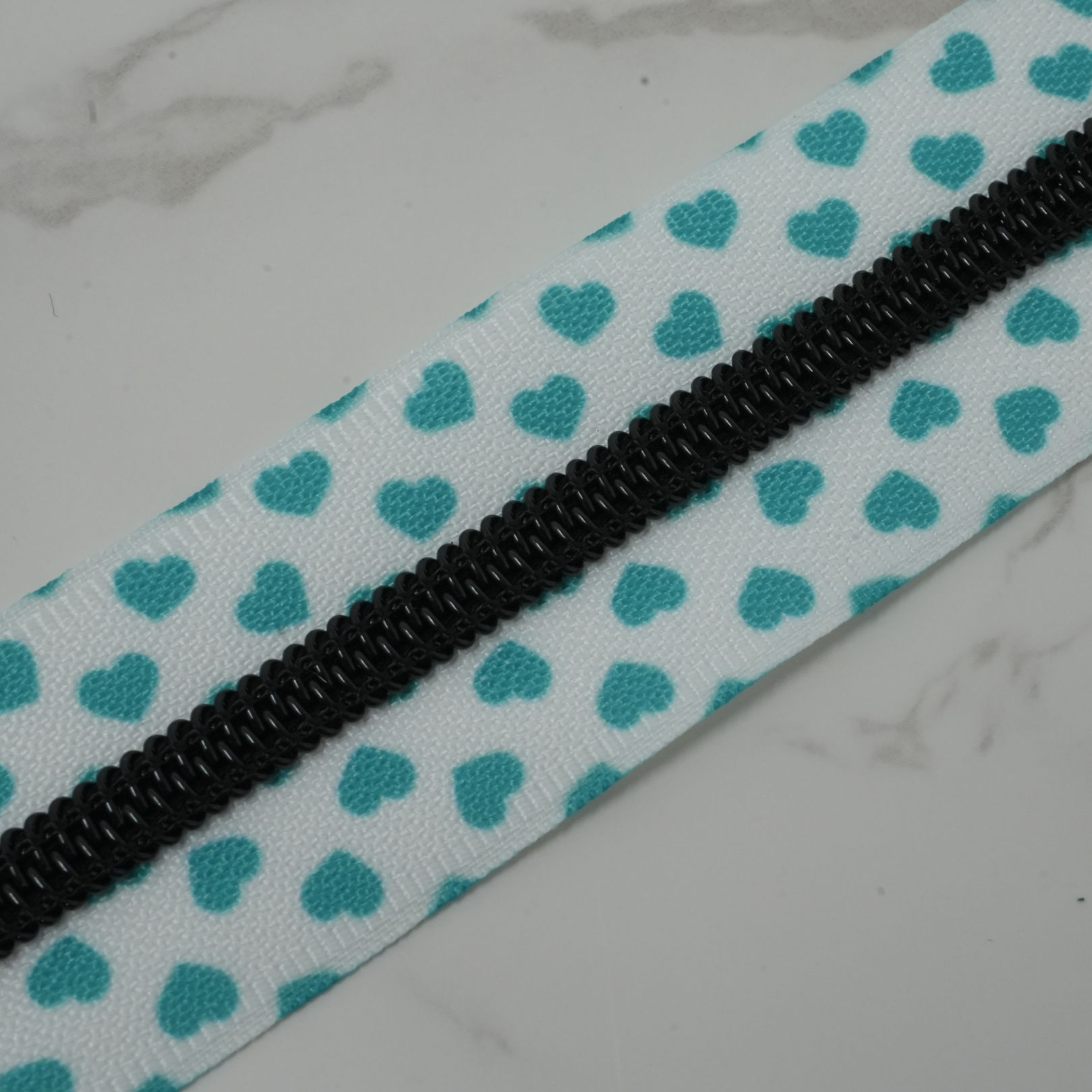 #5 Zipper Tape - TURQUOISE & WHITE HEARTS with Black Nylon Coils