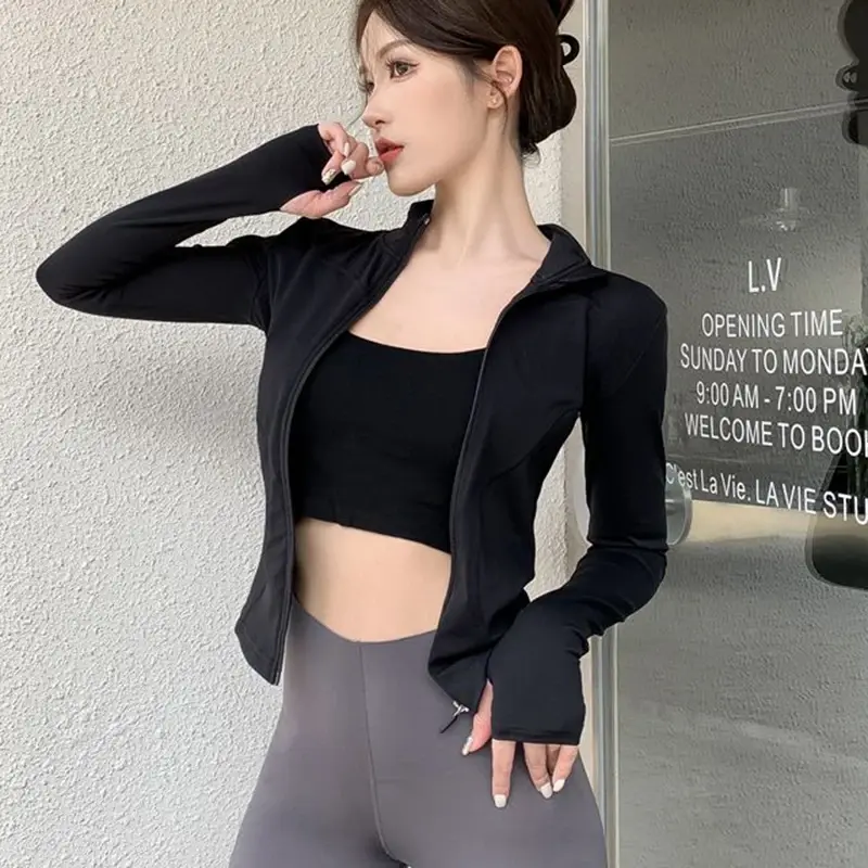 Miniatura: Cropped Feminino Manga Longa com Zíper – Modelagem Justa, Estilo Fitness e Ca