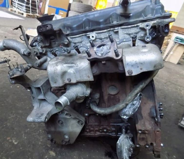 Bloc moteur nu culasse NISSAN NAVARA D40 YD25 2.5DCI 174CH