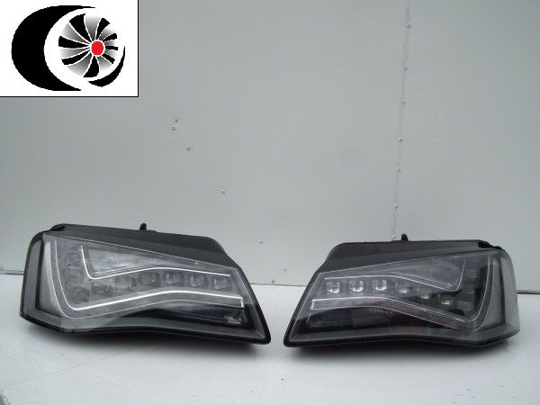 Thumbnail: Volledige voorkant AUDI A8