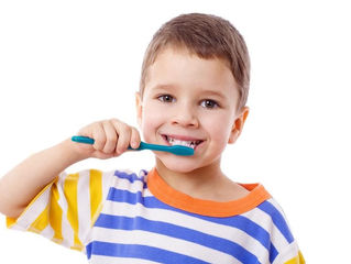 ESCOVAR OS DENTES ANTES OU DEPOIS DAS REFEIÇÕES?