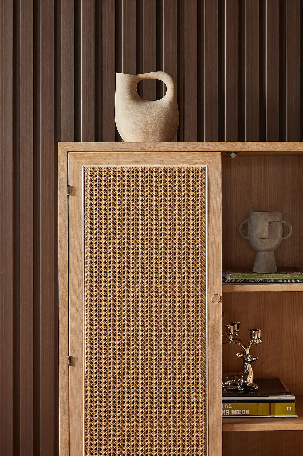 Thumbnail: Huelva Cabinet