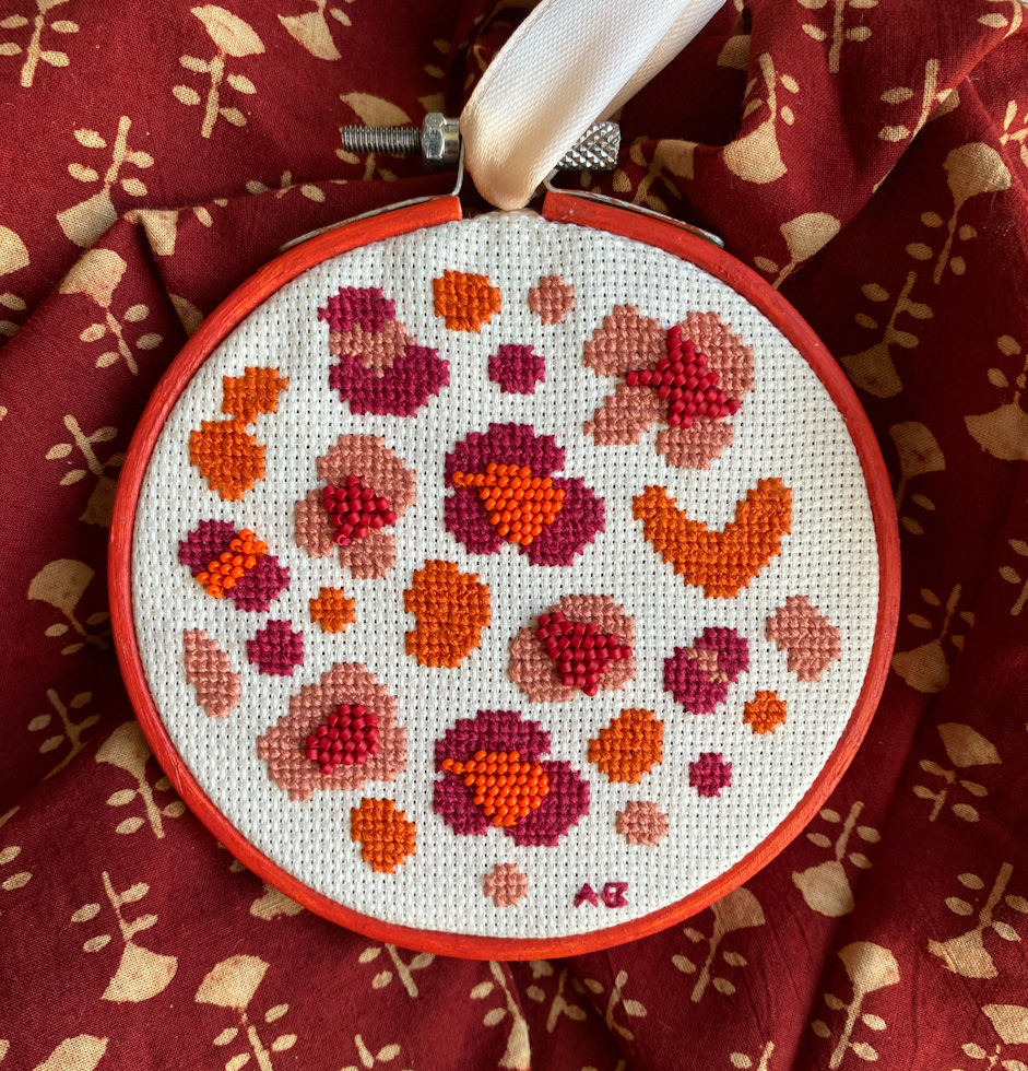 Broderie Panthère d’Automne à motif léopard revisité