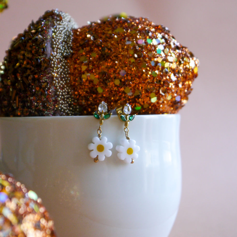 Boucles d’oreilles fleur à strass cristal et perle marguerite