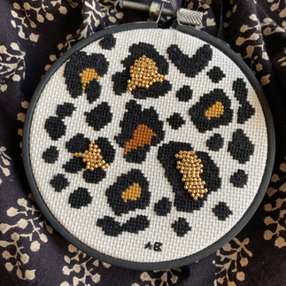 Broderie Graouu de la collection GRRR à motif léopard