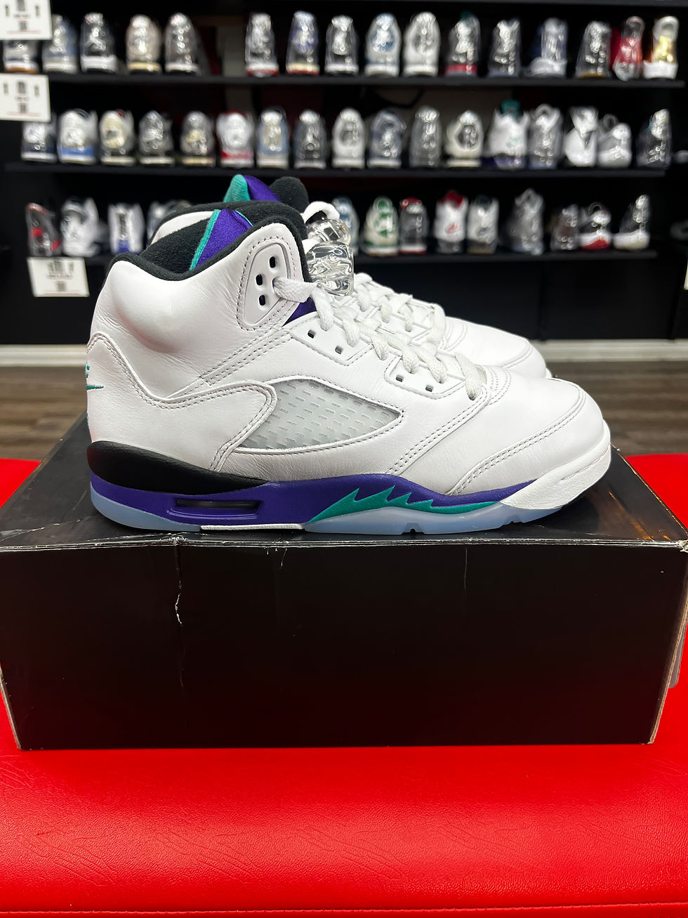 Thumbnail: Air Jordan 5 Retro “Grape” (2025)
