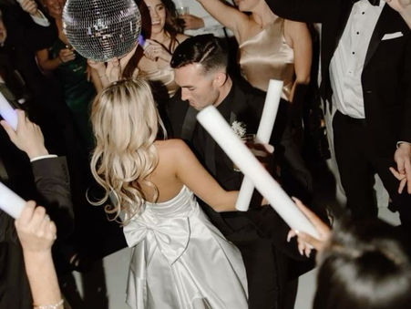 Danse de mariage à domicile dans la Haute-Loire : créez votre wedding dance sur-mesure sans quitter votre salon