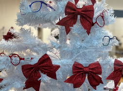 Window Display Design in New York: Creating Visual Experiences That Stop Time