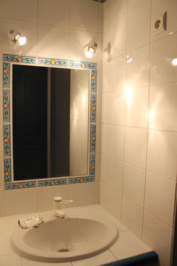Lavabo et miroir