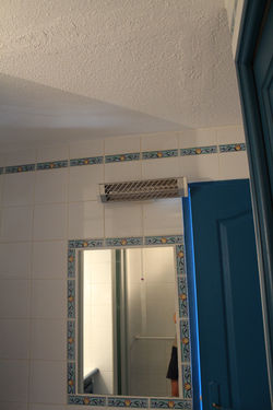 Chauffage d'appoint et miroir