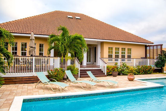 Charmed Pool2 sm