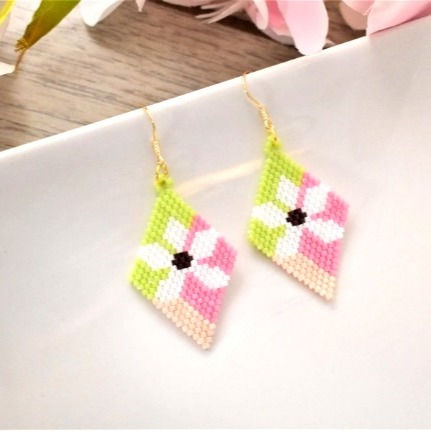 pink rhombus earrings