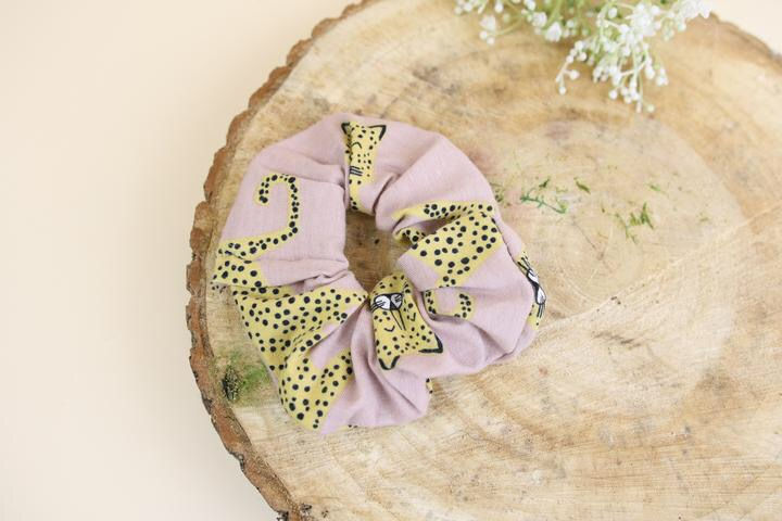 Thumbnail: Cheetah scrunchy