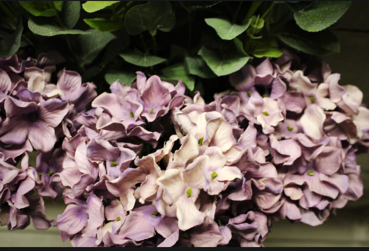 Thumbnail: Faux Mauve Hydrangea Bouquet 