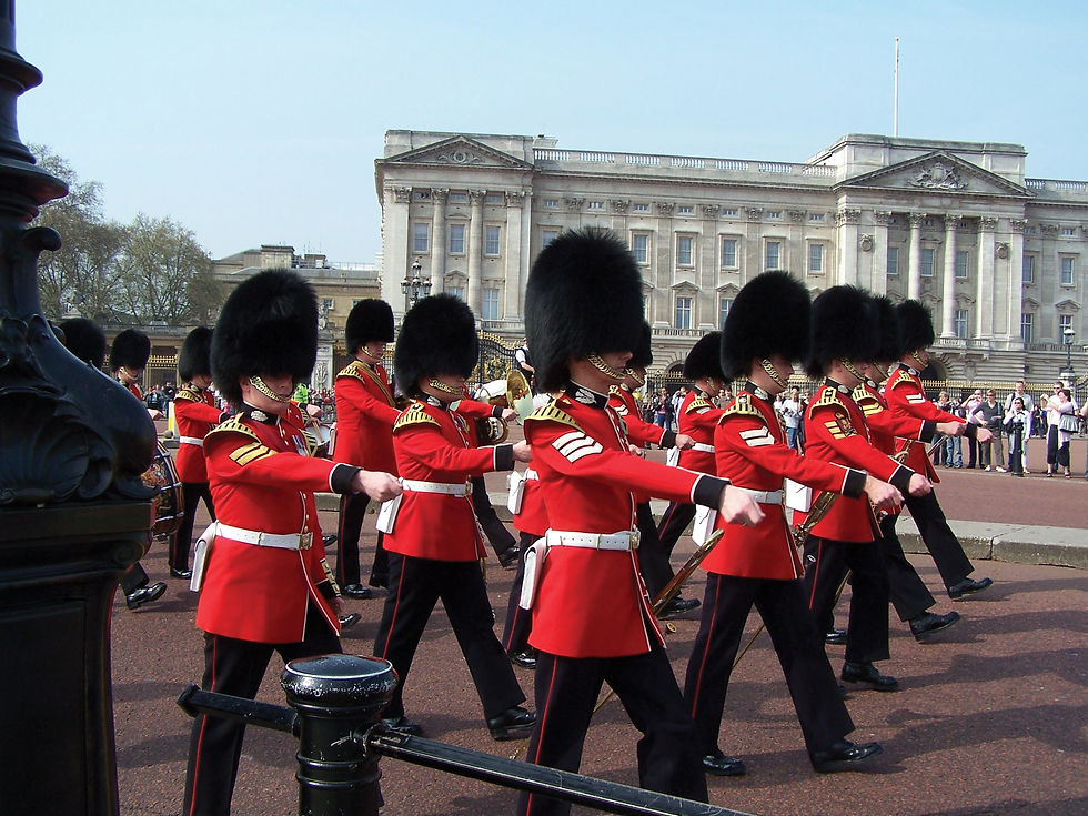 Watch changing of the Guard at Buckingham Palace as part of Golden Tours' Walking Tour