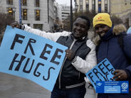 Մեկ գրկախառնություն և դուք ապահովված եք դրական էներգիայով. այսօր գրկախառնության օրն է