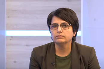 Խնդրում եմ՝ մի կենտրոնացեք ինձ վրա. Կարին Տոնոյան