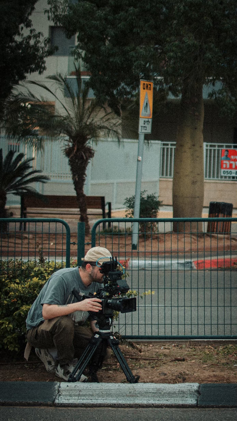 Bruce Melan Filming music video for Shabak Samech, with superheroes, funny video,