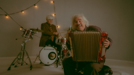 Bruce Melan director of Music video of Tamir Bar - Ester, behind the scenes, RED camera, cinema, old movie style, comedy