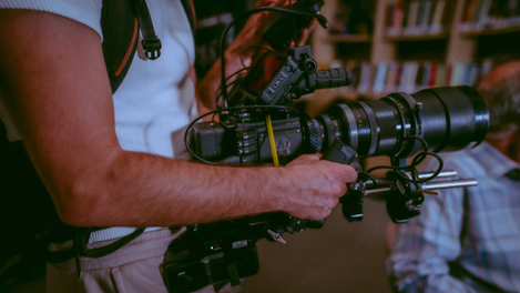 Bruce Melan director of Music video of Tamir Bar - Ester, behind the scenes, RED camera, cinema, old movie style, comedy