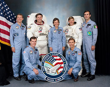 1280px-STS-61-B_crew.jpg