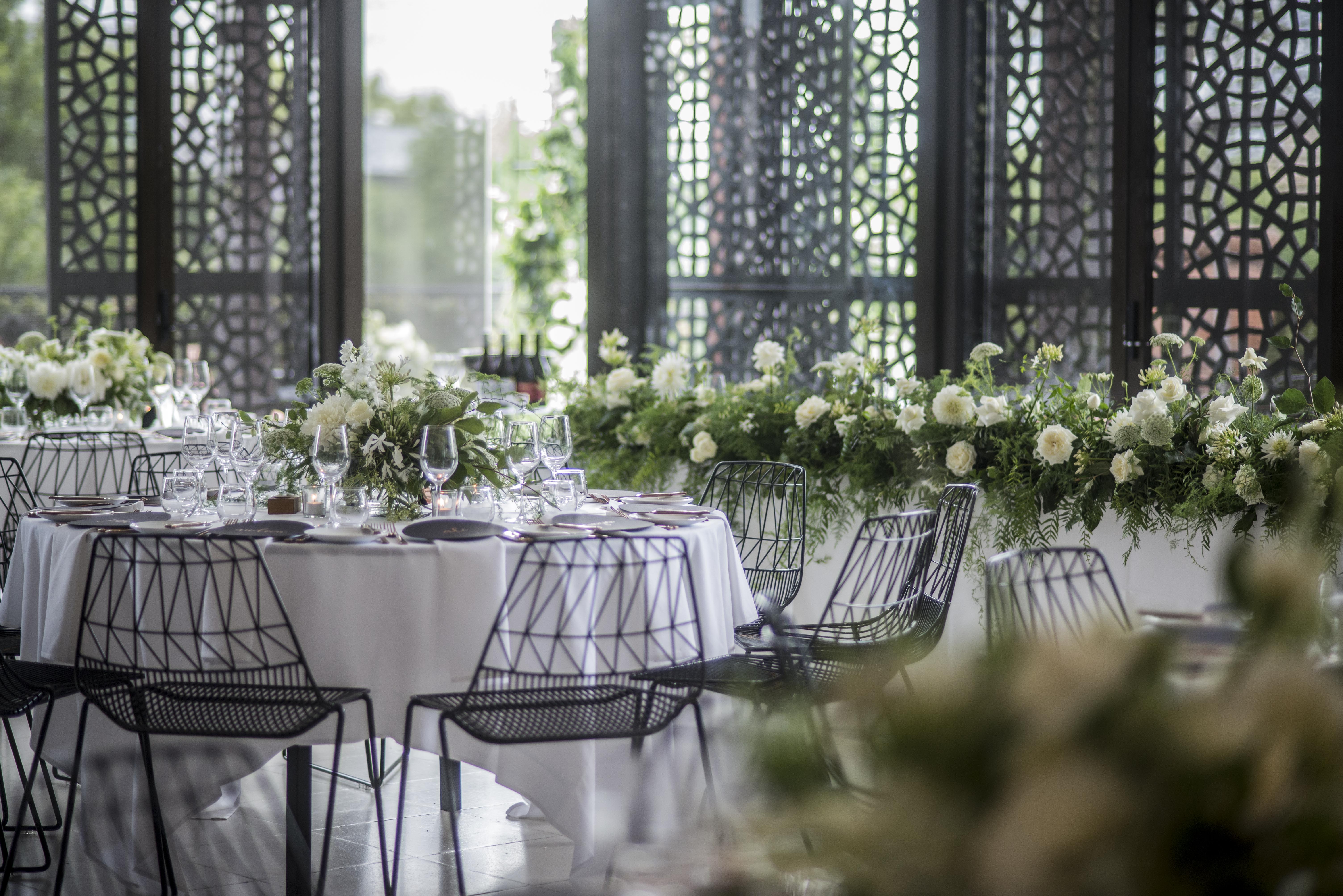Lush & wild bridal table garland