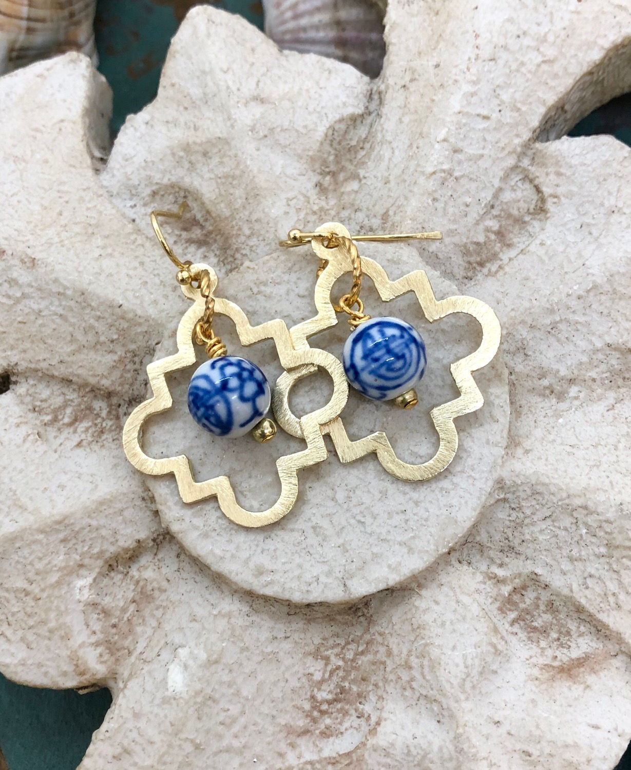 Chinoiserie and Clovers earrings