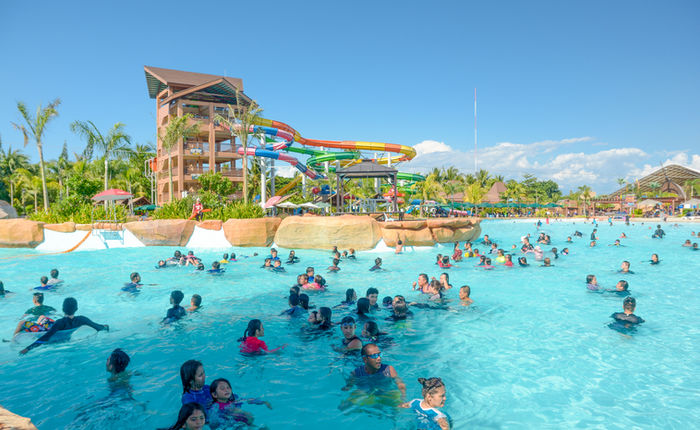 Seven Seas wave pool