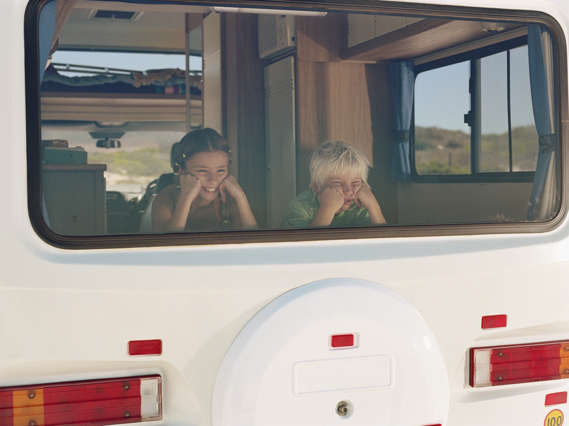 ¿Cómo mantener a tus hijos entretenidos durante el viaje? content media