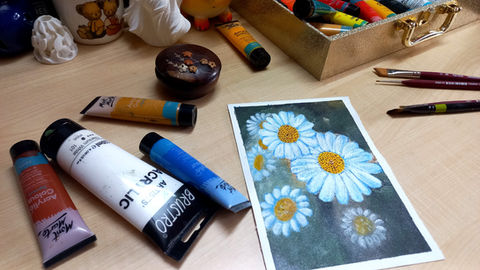 Daisy painting with acrylics art vlog.jpg