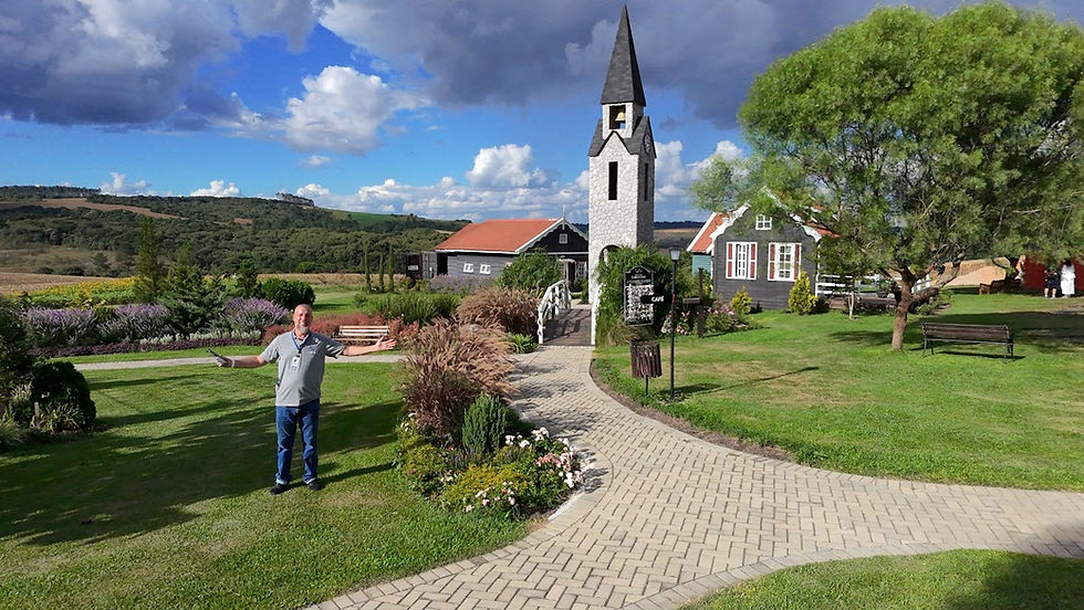 Campos de lavanda no Lavandário Het Dorp durante passeio pela Colônia Holandesa nos Campos Gerais do Paraná.