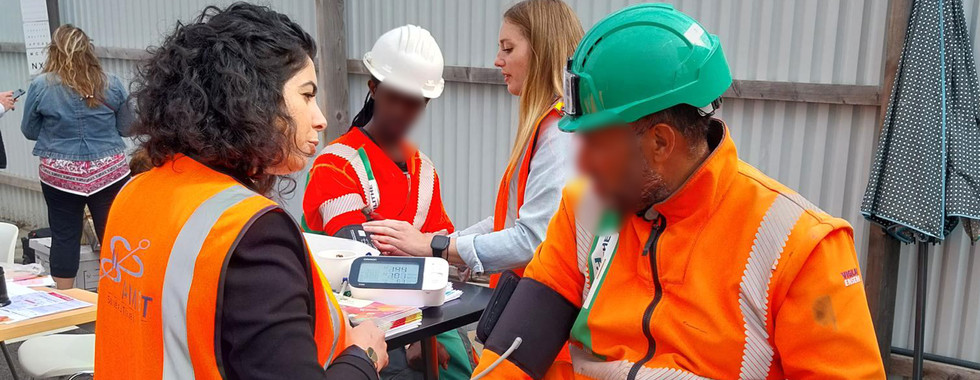 infirmières de Amet Santé au Travail prennent la hypertension des ouvriers interimaires du chantier JO 2024 de Paris