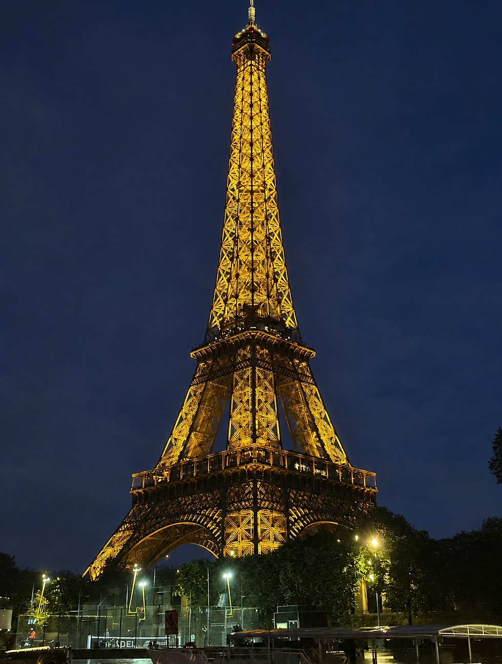 Paris trip 2 - pic 3_edited.png