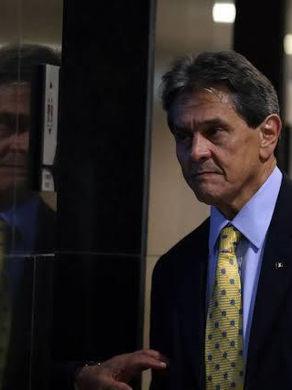 Roberto Jefferson já está em prisão domiciliar e com tornozeleira instalada