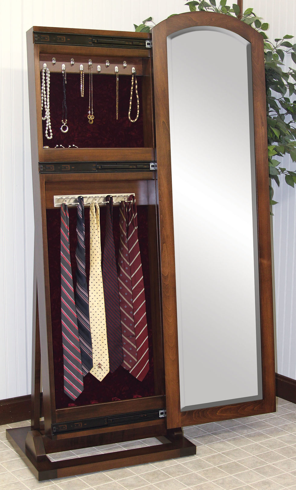 Antique Shaker Tie & Jewelry Leaner - CC
