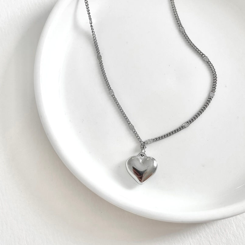 Thumbnail: amore necklace