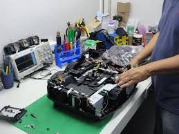 Por que fazer manutenção do meu projetor?